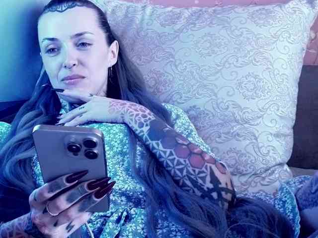 MARLA_SINGER webcam