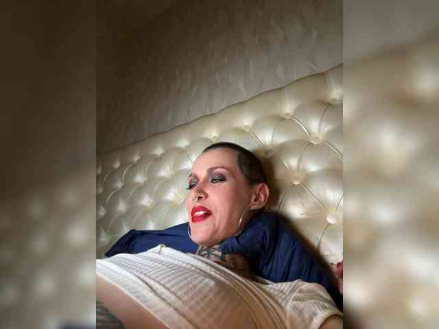 MARLA_SINGER webcam
