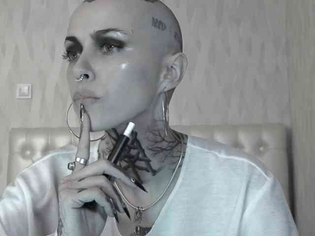 MARLA_SINGER webcam