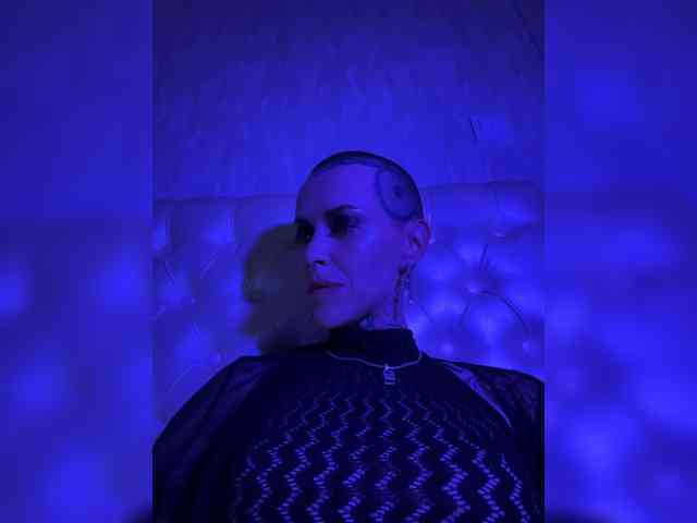 MARLA_SINGER webcam