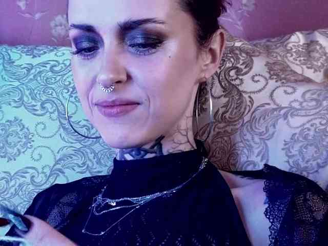 MARLA_SINGER webcam