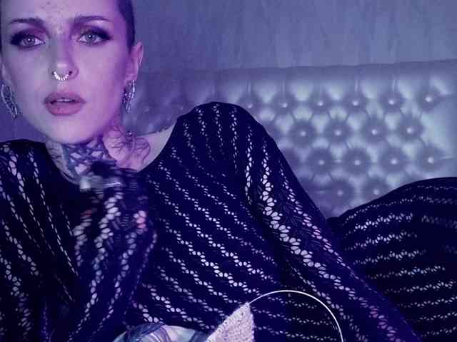 MARLA_SINGER webcam