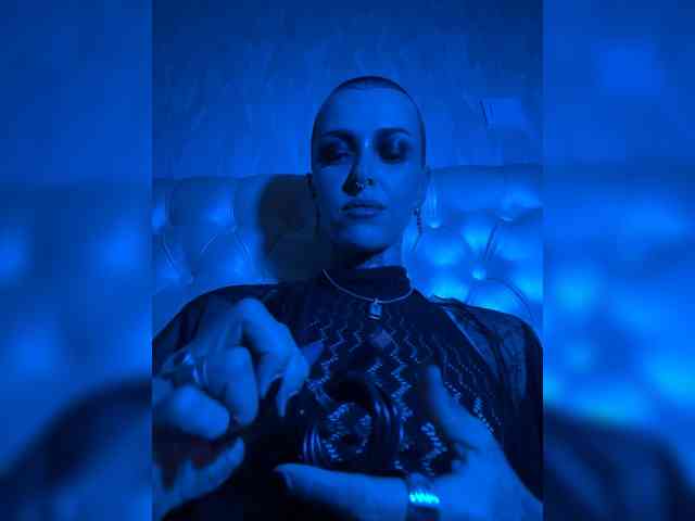 MARLA_SINGER webcam