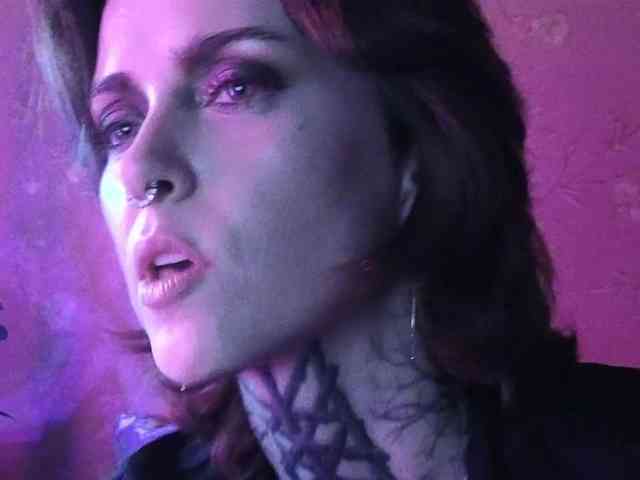 MARLA_SINGER webcam