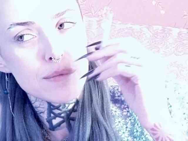 MARLA_SINGER webcam