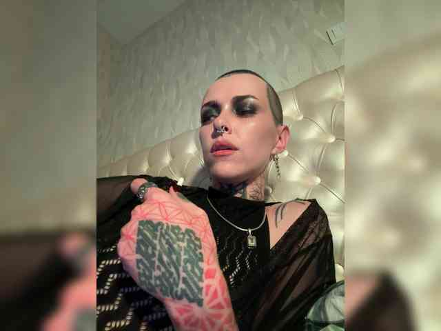 MARLA_SINGER webcam