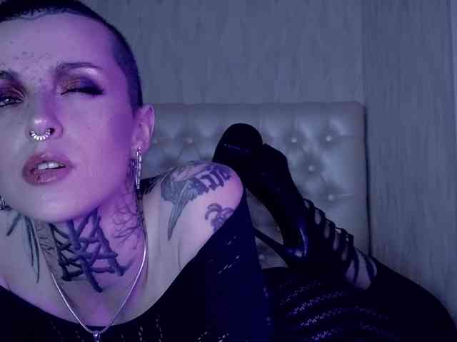 MARLA_SINGER webcam