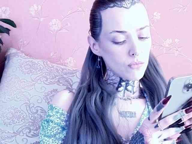 MARLA_SINGER webcam