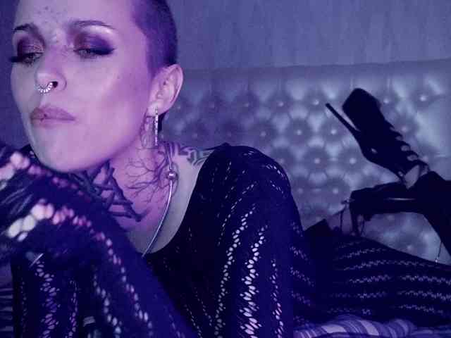 MARLA_SINGER webcam