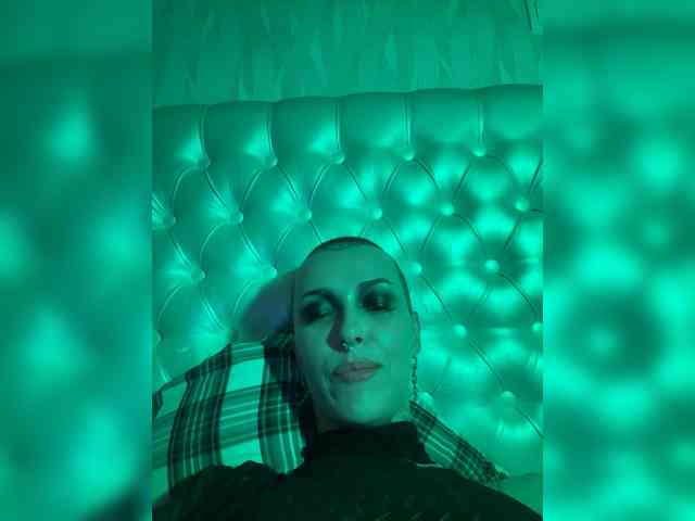 MARLA_SINGER webcam