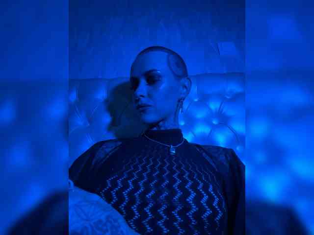 MARLA_SINGER webcam