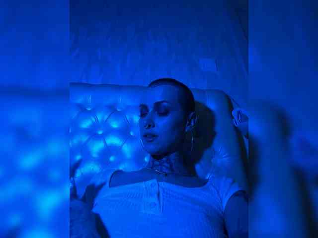 MARLA_SINGER webcam