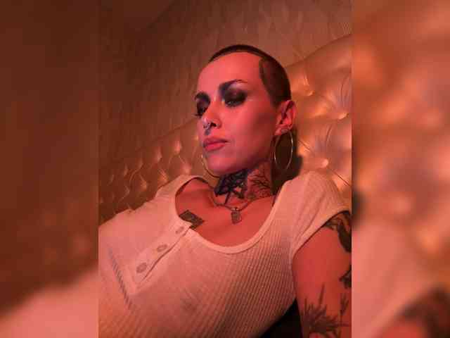 MARLA_SINGER webcam