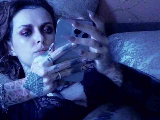 MARLA_SINGER webcam