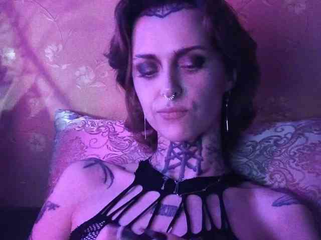 MARLA_SINGER webcam