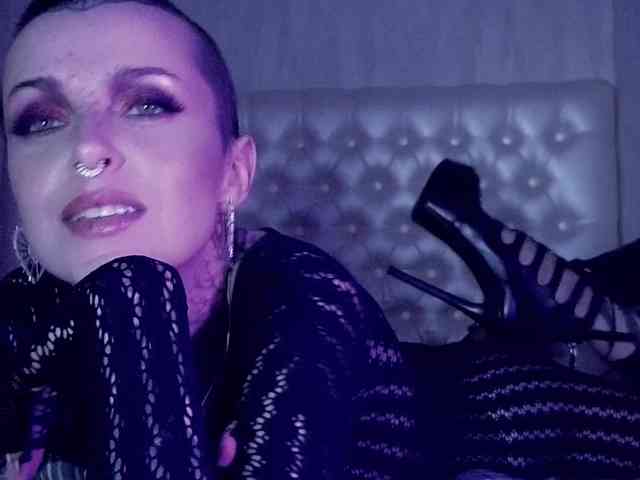 MARLA_SINGER webcam