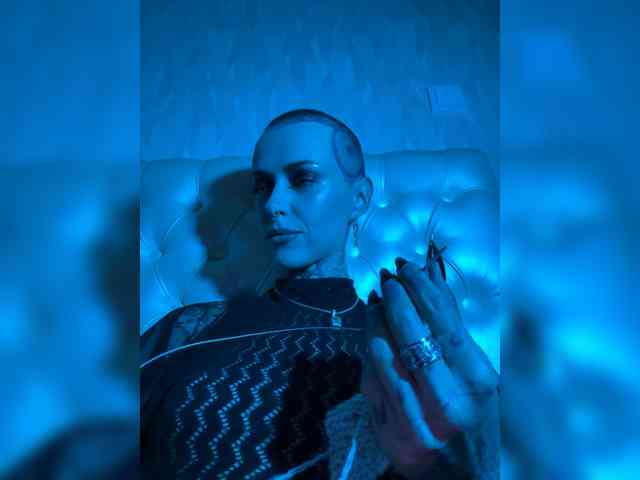 MARLA_SINGER webcam
