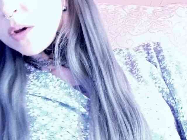 MARLA_SINGER webcam