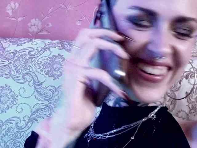 MARLA_SINGER webcam