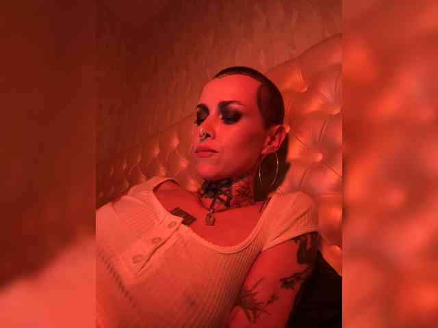 MARLA_SINGER webcam