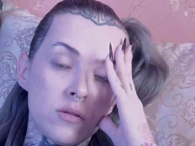 MARLA_SINGER webcam