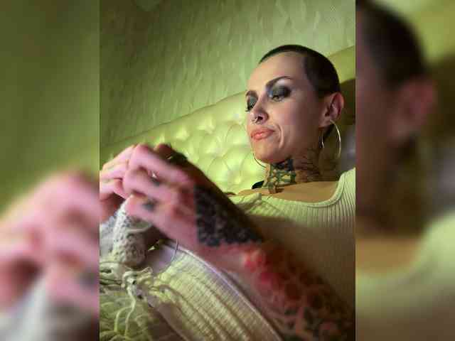 MARLA_SINGER webcam