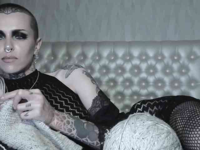 MARLA_SINGER webcam