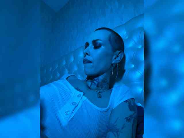 MARLA_SINGER webcam
