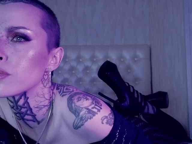 MARLA_SINGER webcam