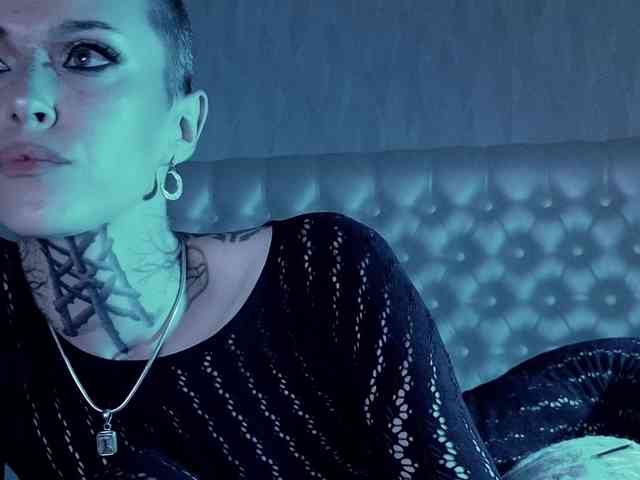 MARLA_SINGER webcam