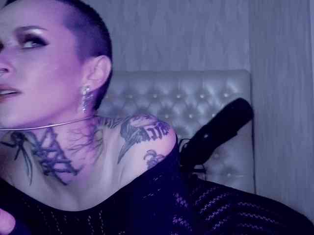 MARLA_SINGER webcam