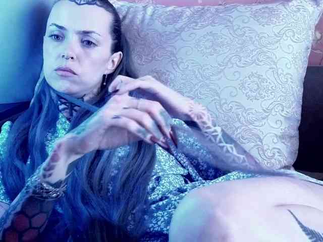 MARLA_SINGER webcam