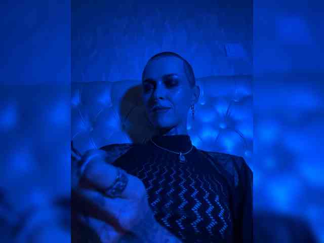 MARLA_SINGER webcam