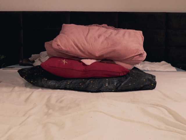 Aliyv live cam on BongaCams