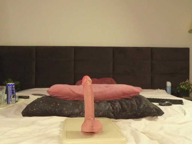 Aliyv live cam on BongaCams