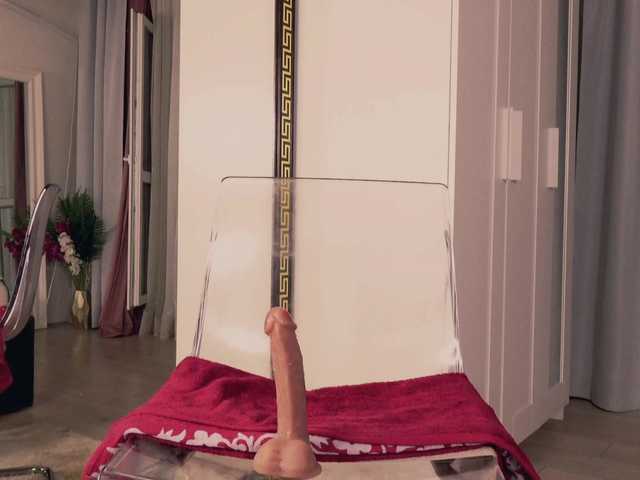 Aliyv live cam on BongaCams
