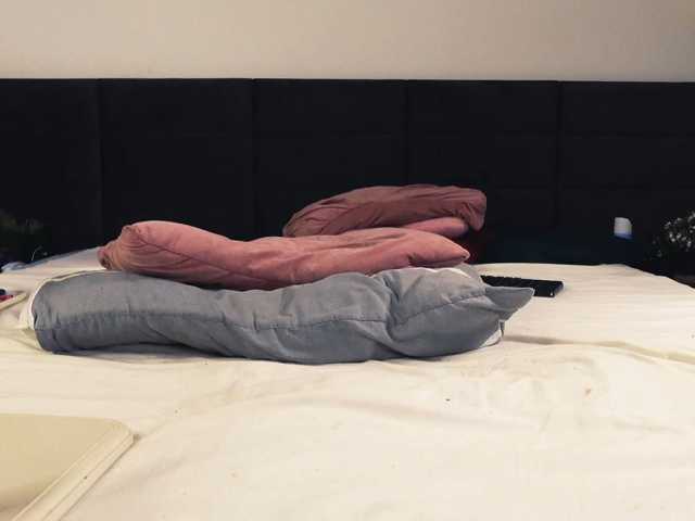 Aliyv live cam on BongaCams