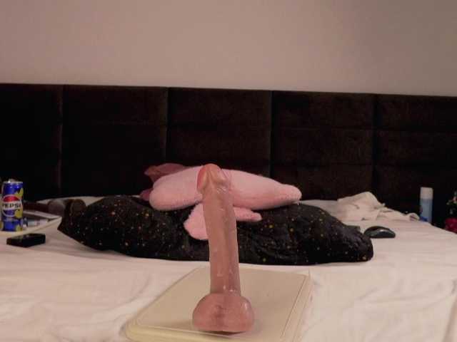 Aliyv live cam on BongaCams