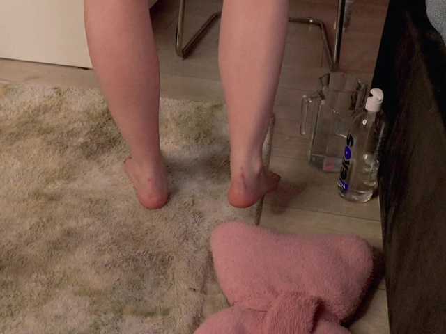 Aliyv live cam on BongaCams