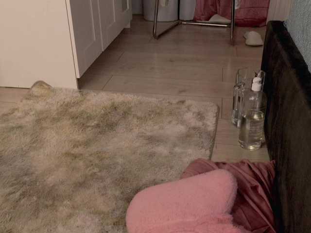 Aliyv live cam on BongaCams
