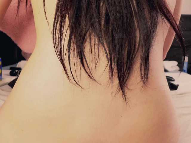 Aliyv live cam on BongaCams