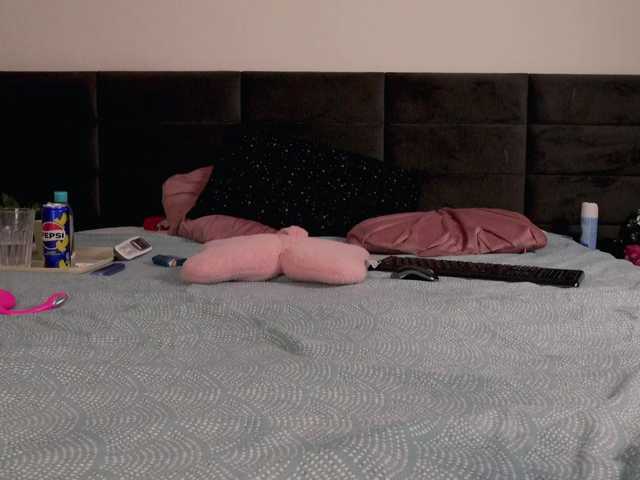 Aliyv live cam on BongaCams