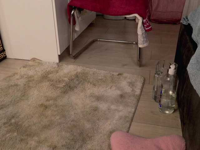 Aliyv live cam on BongaCams