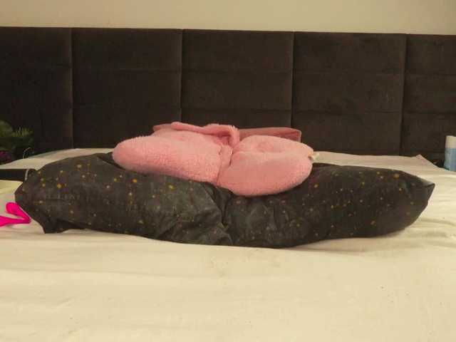 Aliyv live cam on BongaCams
