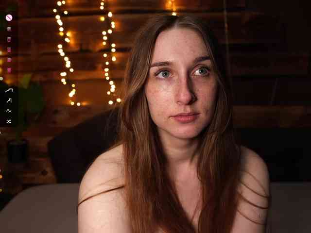 Frecklesgirl webcam