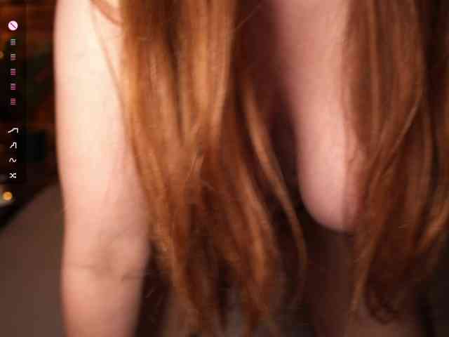 Frecklesgirl webcam