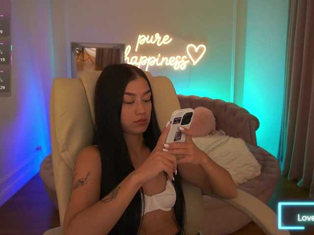 FataleNellie live cam on BongaCams