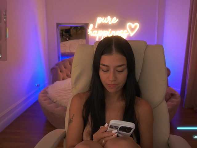 FataleNellie live cam on BongaCams
