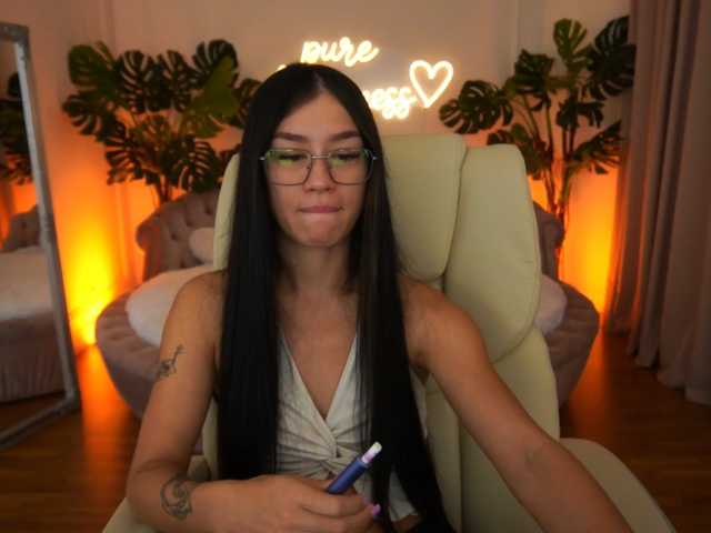 FataleNellie live cam on BongaCams