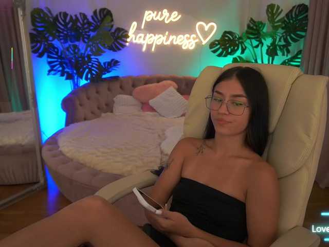 FataleNellie live cam on BongaCams